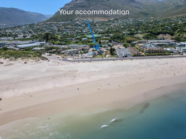 Beachfront 3 Bed With Private Parking & BBQ Area