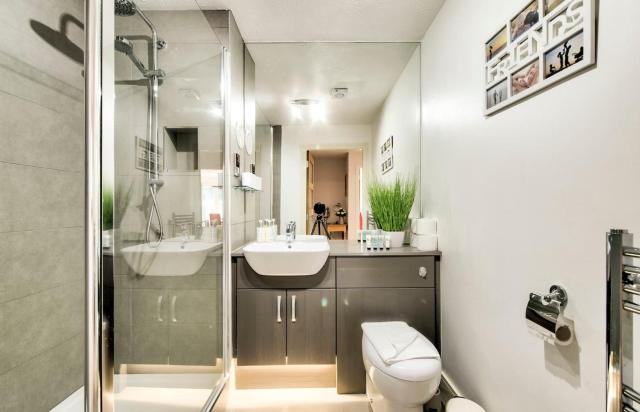 Bright & Modern Flat