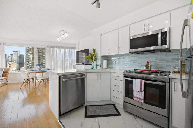 Luxury Suite Eaton Centre near FIFA World Cup