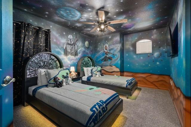 Free Arcade! All Themed! South Facing Pool & Spa!