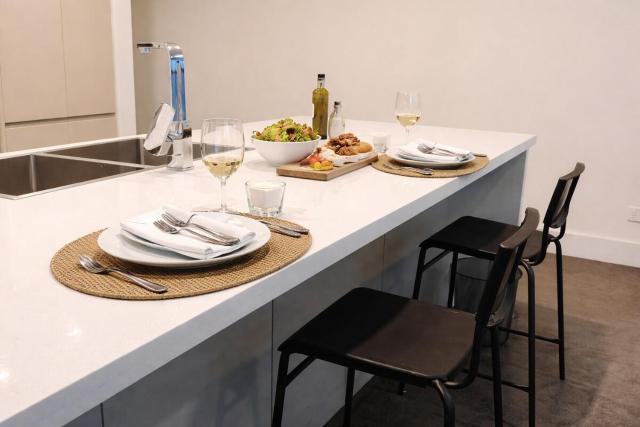 Stylish Olympic Park Stay - 3 Bedrooms Free Parking No Parties