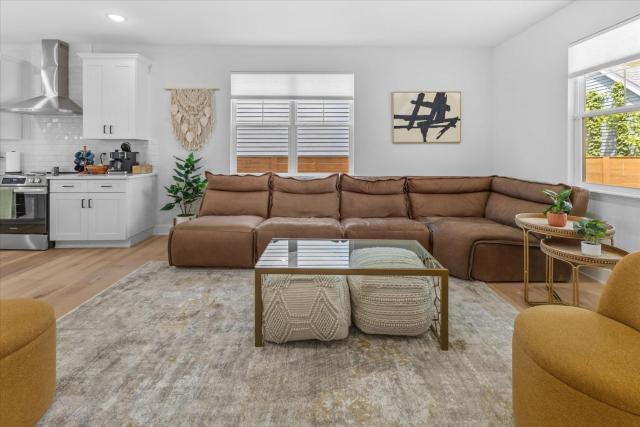 Lux House & Carriage house Furnished for Comfort