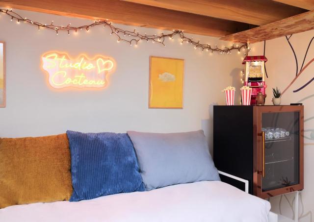 La chambre COCTEAU et votre salle de bain inclus