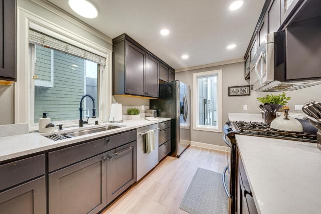 2 Mi to Matches at Lumen Field! Seattle Townhome