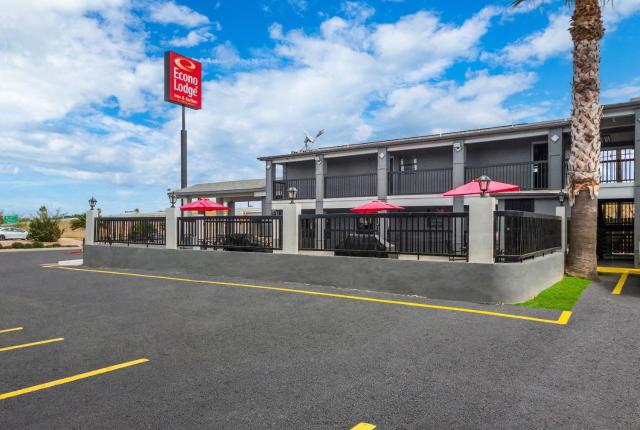 Econo Lodge Inn & Suites Laredo - Nuevo Laredo