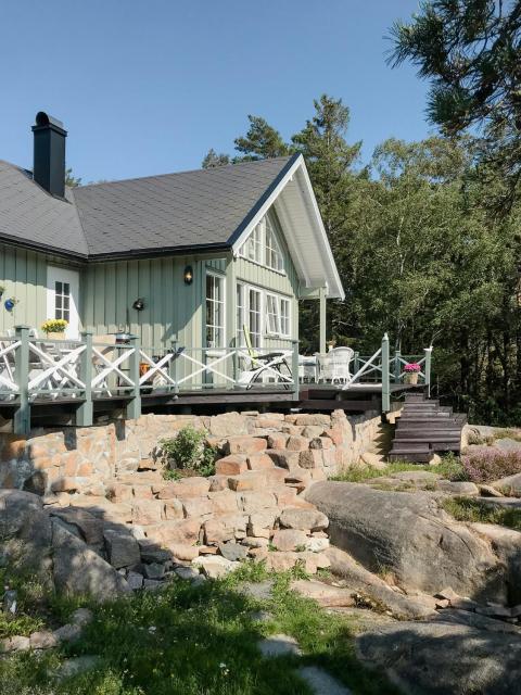 Unique Cabin By The Water On Kråkerøy