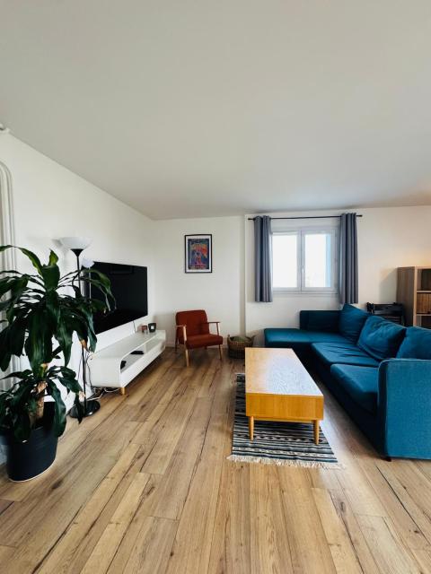 New L'Alexandre Comfort Space and View