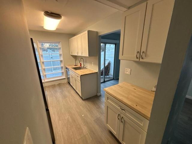 Cozy 2BR Home, quiet Coram Neighbourhood