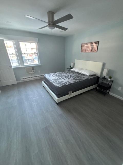 Cozy 2BR Home, quiet Coram Neighbourhood