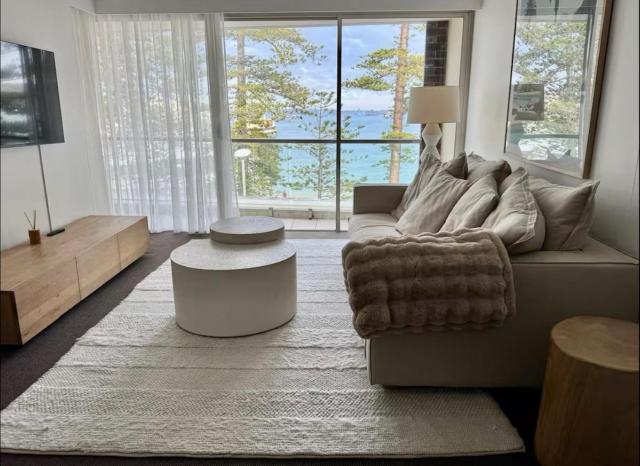 Stylish Manly Beachfront Apartment with Harbour Views & Free Parking