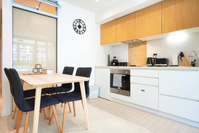 Resort-Style 1BR Apt in Adelaide CBD with Pool and Spa