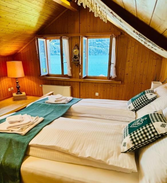 Luxury Swiss Chalet | Hot Tub • AC • Lake View • Interlaken