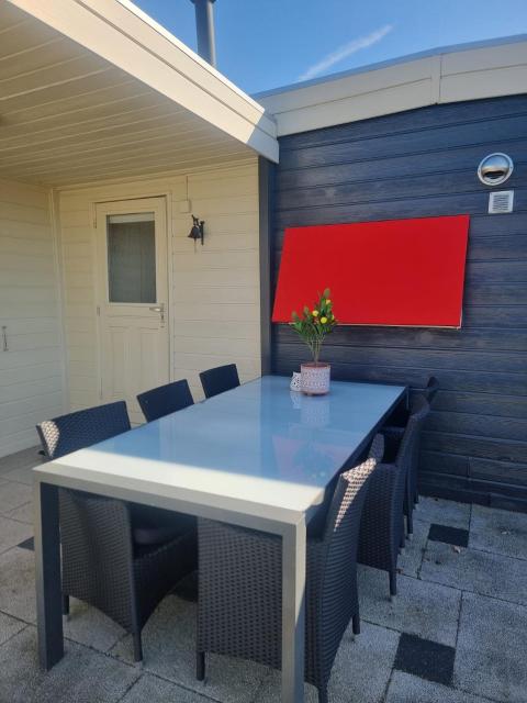 Chalet Jade op camping It Wiid in Eernewoude
