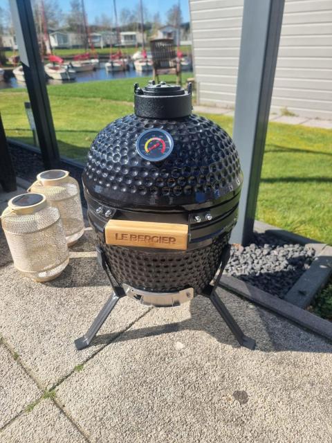 Chalet Jade op camping It Wiid in Eernewoude