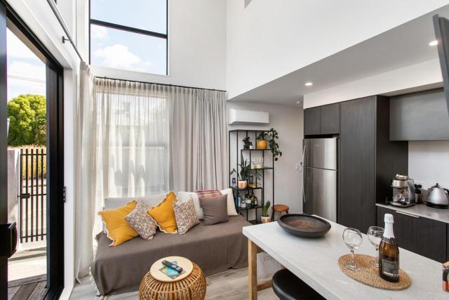 Boutique Sophisticated One Bedroom Hideaway
