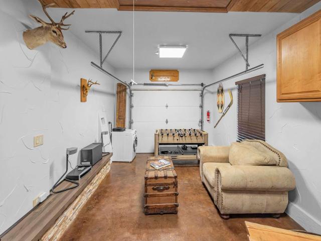 Mountain Deer Cabin W Foosball & Fenced Backyard