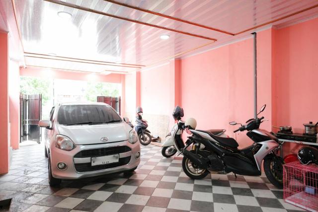 RedDoorz near Sunrise Mall Mojokerto