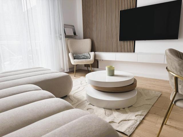 Beautiful Sunny 2BR Apartment