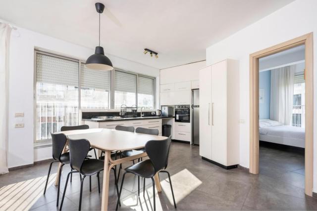 Best Location 3BR Specious Apartment By Vacay