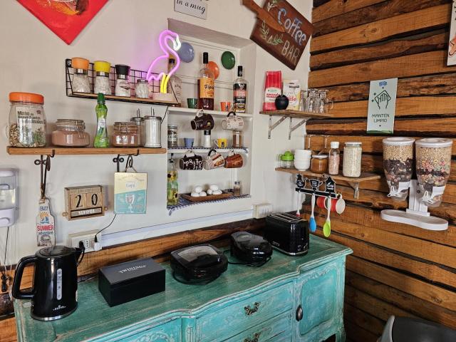 Hostal Sol y Luna - Descanso a 10 min del aeropuerto & Desayuno Incluido