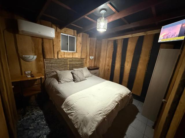 Hostal a una cuadra del Mall con desayuno incluido, aire acondicionado y estacionamiento