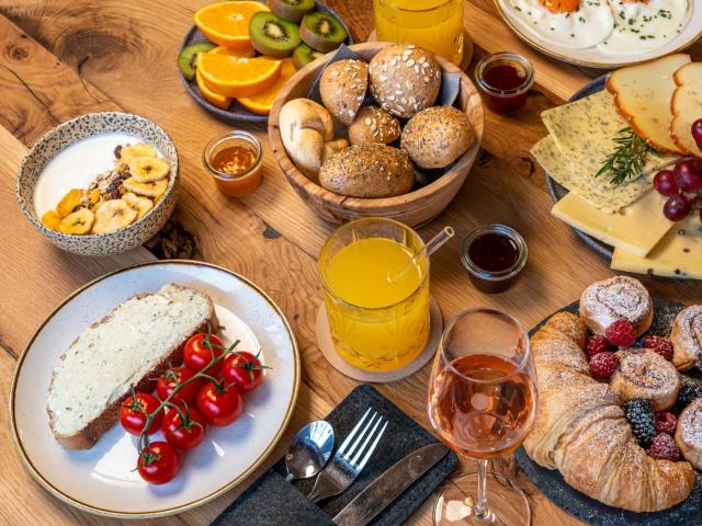 GRETI - Alpine Boutique Hotel mit Alpentherme Eintritt, reichhaltigem Frühstück, Sauna