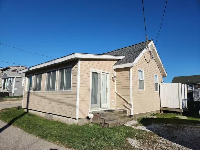 Beach Side Cottage in Narragansett