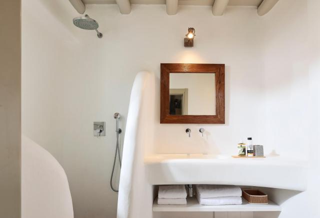 Villa Daedalus - Luxe Hilltop Escape with Infinity Pool, Jacuzzi & Panoramic Sea Views
