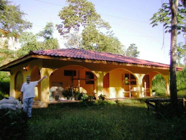 2BR Toucans and Waterfalls- the garden cottage