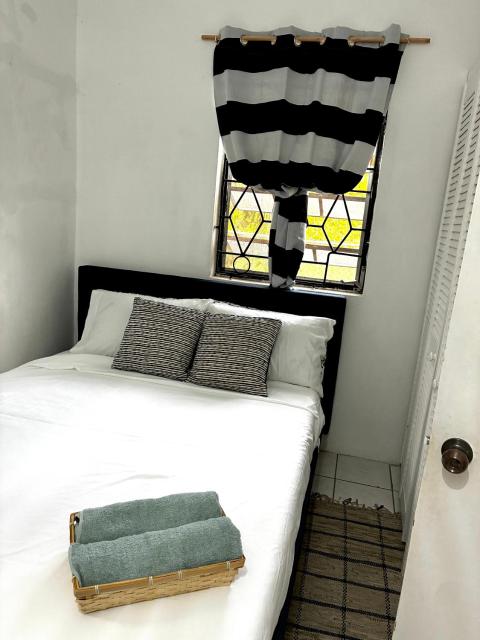 Breezy Corinth Garden Apartment