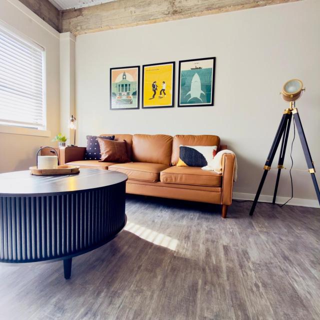 Above All-d'town, parking, gym, cruise, walkable