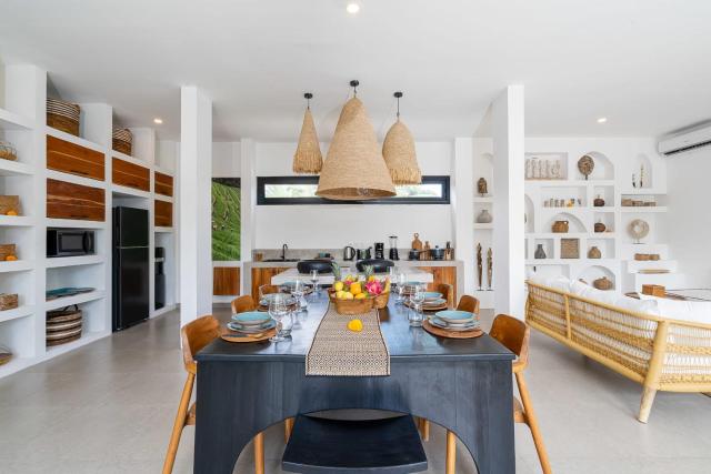 Villa Sukha - Spacious 3BR Villa with Private Pool & Rooftop in Tumbak Bayuh