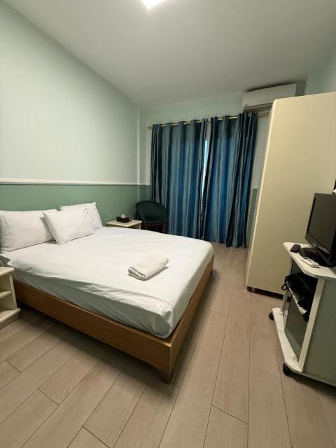 Weekend Furnished Apartments