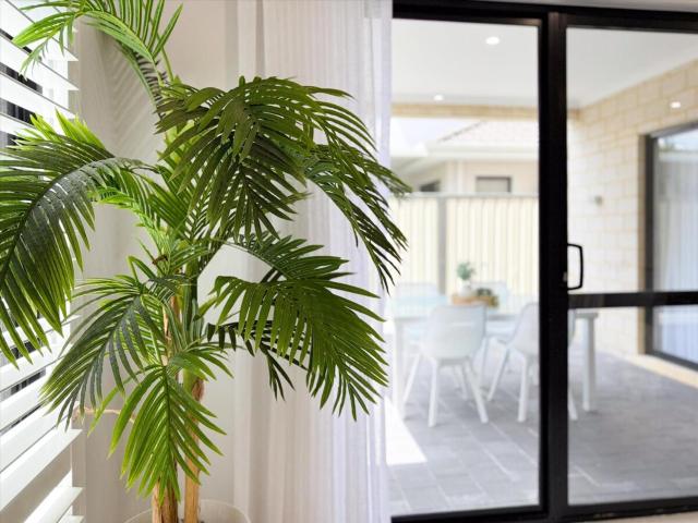 Brand new Spacious & Stylish Stay in Vic Park