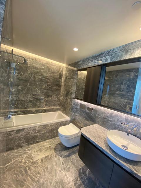 Luxury Two Bedrooms Condo in Central Downtown Vancouver