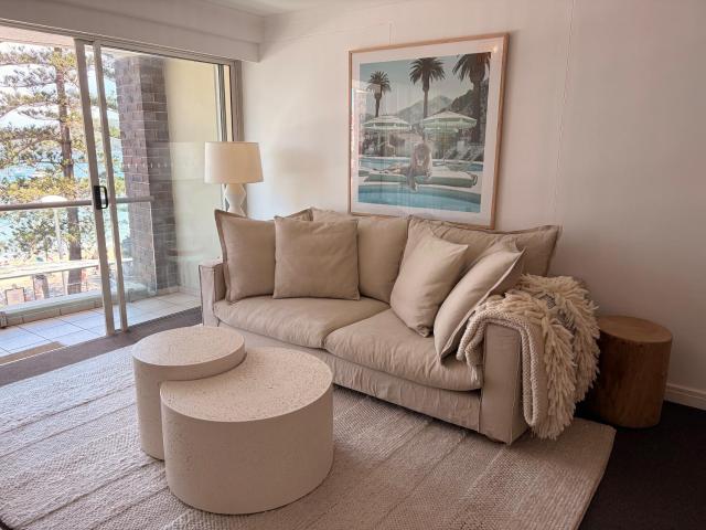 Stylish Manly Beachfront Apartment with Harbour Views & Free Parking