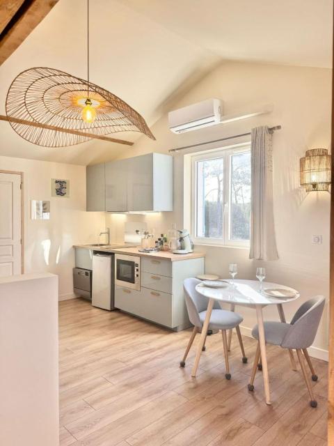 Aux portes de la plage, entièrement NEUF, CLIMATISATION, wifi, Parking gratuit, linge de maison fournit, ménage en fin de séjour compris