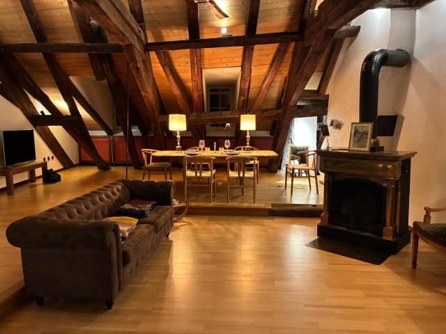 Historic Apartment Cathedral View in the Heart of Bern 4th Floor - no Lift