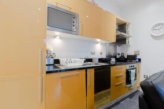 1BDR Penthouse in Canary Wharf with Skyline Views