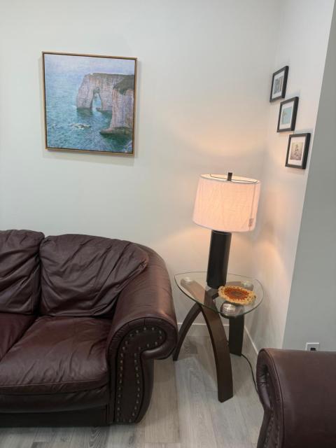 Maxti Guest Suite, Northwest Calgary