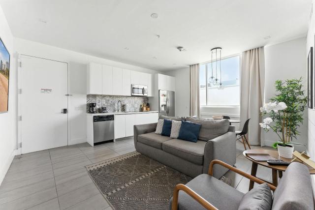 South Beach 2BR Apt 5 min to Beach & Nightlife