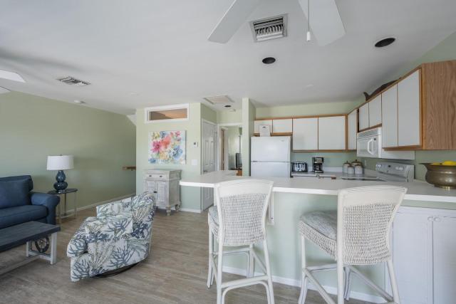 SAND CRAB CABANA WEEKLY RENTAL!