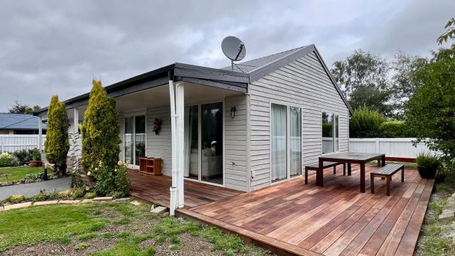 Sunshine cosy retreat