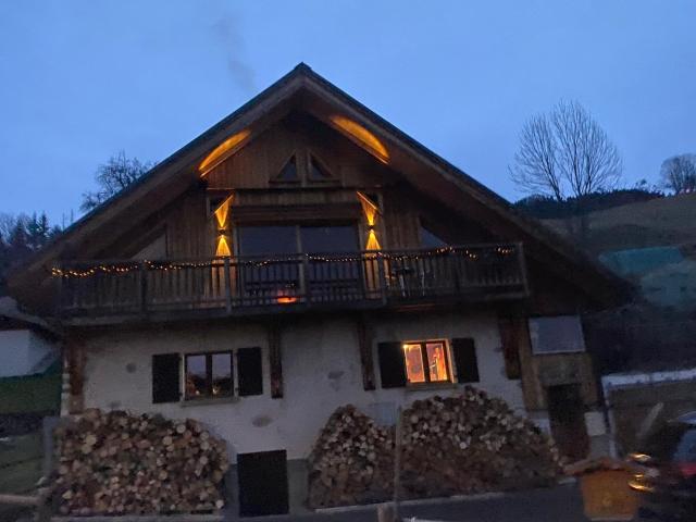 Chalet 1830 au pied du MONT CHARVIN