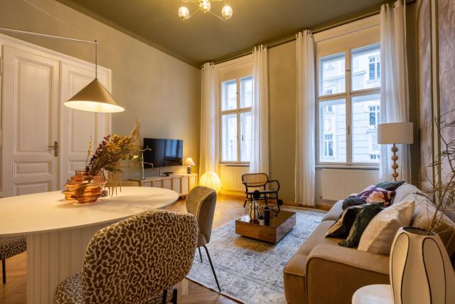 josef's home l Historic Dream in Prime Location