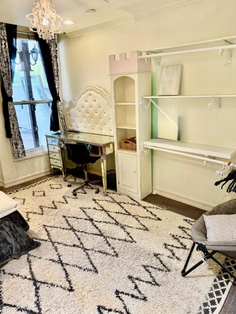 Private Room View Gated 2Acre Estate - Female Share Indoor - Men Share Outdoor - SD