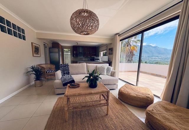Central & secure, with mountain & ocean views