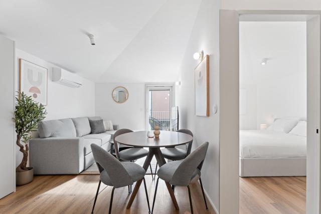 Modern 1BR Apartment - Brand New Bonjardim I