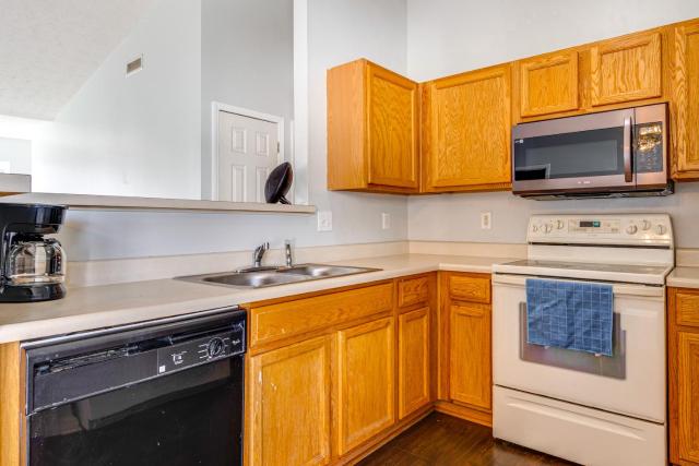 Quiet and Convenient! 2-Story Townhouse in NW Indy