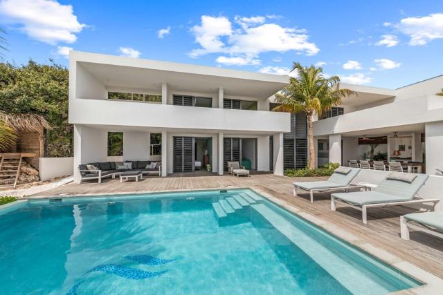 The Admiral - Whole Villa and Apartments